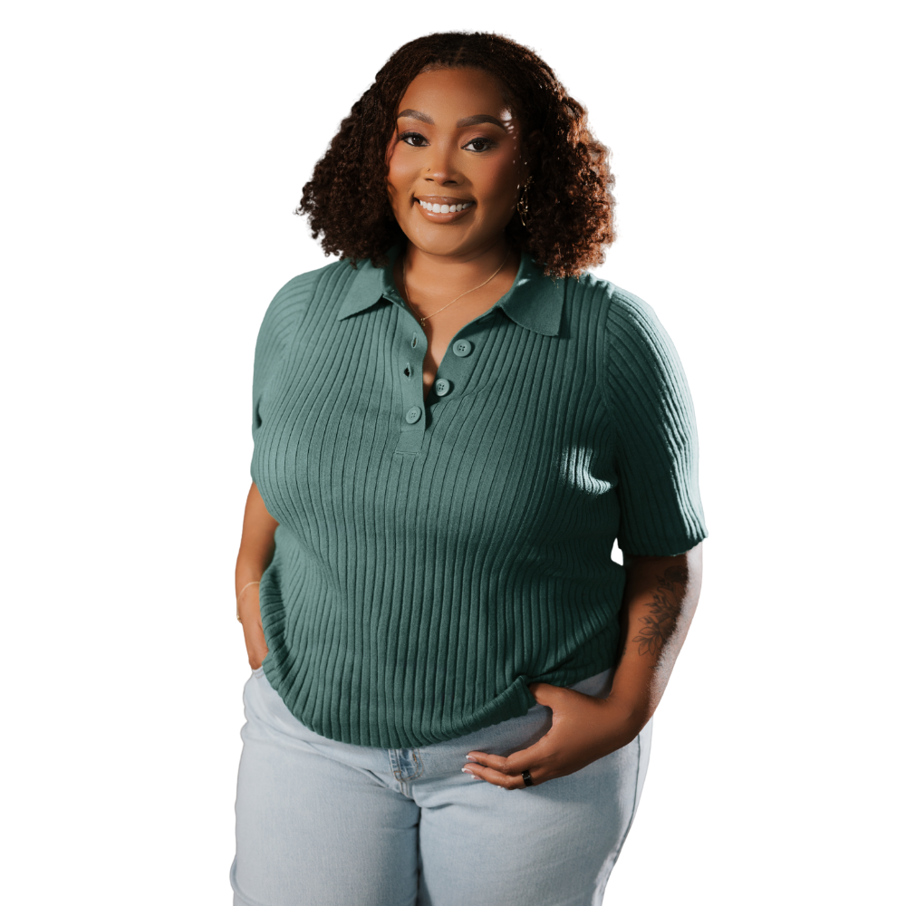 Jalonni Weaver, LinkedIn creator and personal branding educator, in a studio portrait